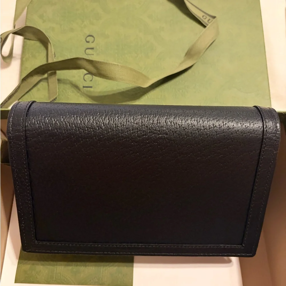 Elegant Black Leather Chain Bag - Picture 4 of 5